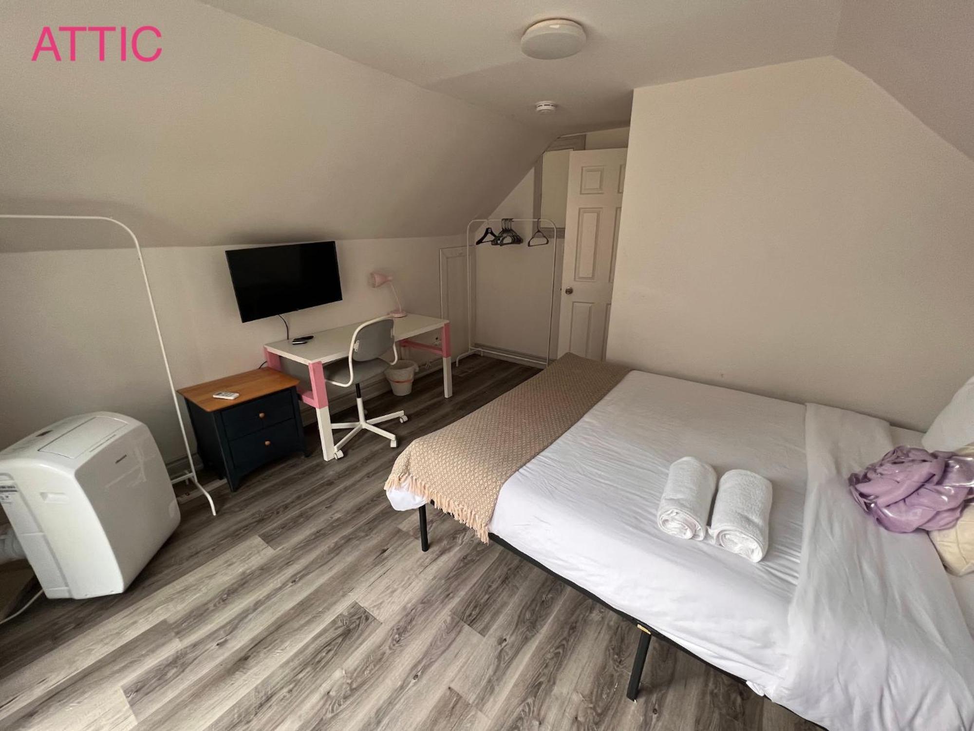 Lilac Private Unit 10-Min To Airport Торонто Екстер'єр фото